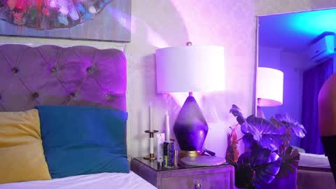 Ashley online show from March 6, 1:04 am