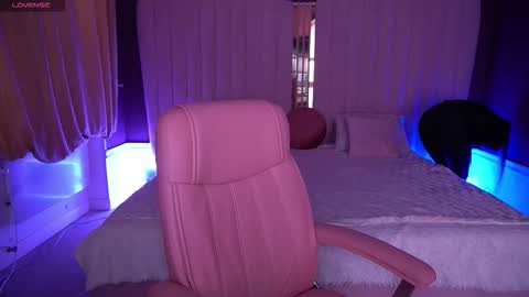 ashleybaee online show from November 11, 1:57 pm