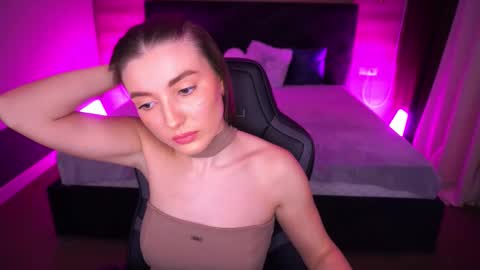 ashleybaee online show from November 28, 3:19 pm