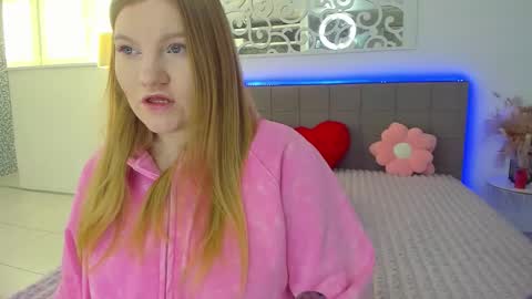 AshleyJonse online show from March 15, 6:18 am