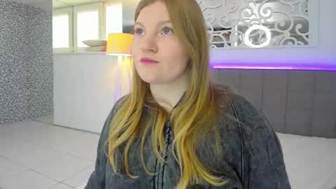 AshleyJonse online show from March 3, 6:20 am