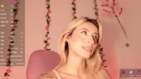 dahiana online show from April 13, 8:13 pm