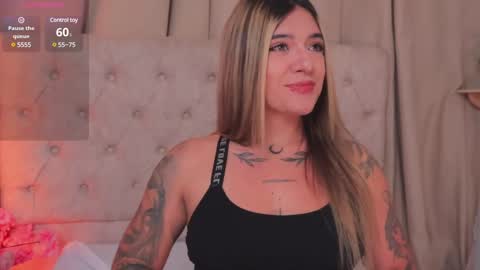 Ashley Lauren online show from March 3, 3:52 am