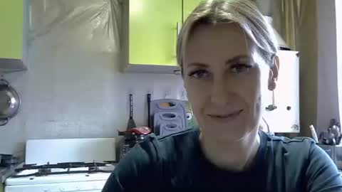 Snapshot of ashleyxhoney chatting on October 22, 10:40 am AshleyXHoney online show from October 22, 10:40 am