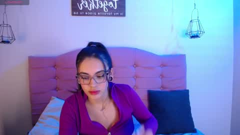 Snapshot of ashleyy_ls chatting on March 7, 6:35 am kylie online show from March 7, 6:35 am