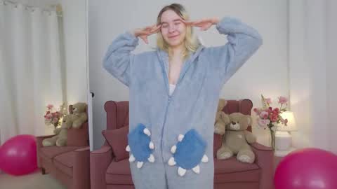 ashly_cherry online show from October 13, 11:01 am