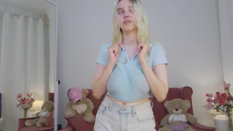 ashly_cherry online show from September 19, 11:25 am