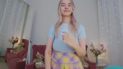 ashly_cherry online show from March 9, 11:15 am