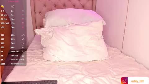 Snapshot of ashly_z chatting on October 10, 12:05 am Ashly  online show from October 10, 12:05 am