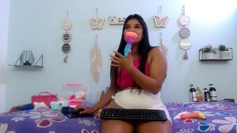 Snapshot of ashlyanaldeep18 chatting on October 18, 2:05 am ashly online show from October 18, 2:05 am