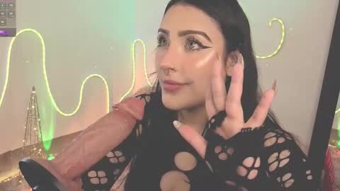 Ash  online show from December 4, 8:19 pm