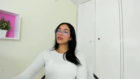 Camila online show from January 28, 1:05 pm