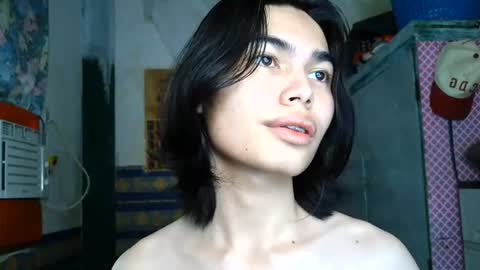 asian_babyboi online show from June 13, 6:35 am