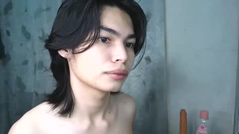 asian_babyboi online show from September 24, 2:29 am