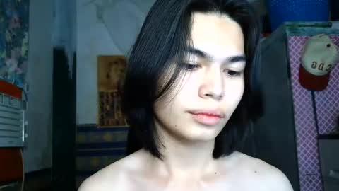 asian_babyboi online show from June 11, 7:01 pm
