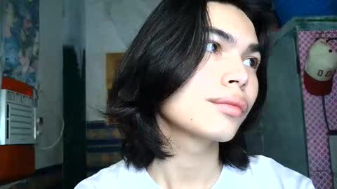 asian_babyboi online show from June 10, 6:56 am