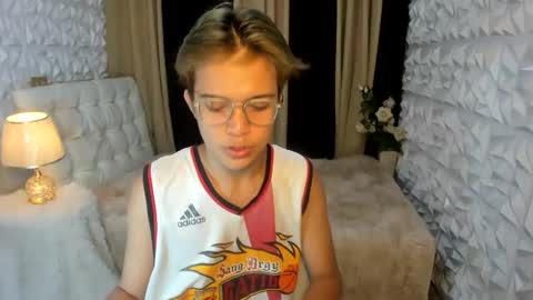 asian_blakefoster online show from June 9, 1:39 am