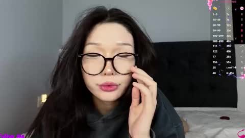 Dju online show from November 19, 12:04 pm