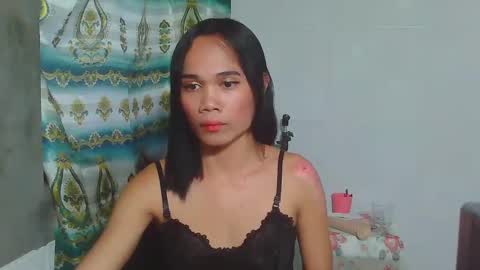 asian_hillary online show from January 4, 11:38 pm