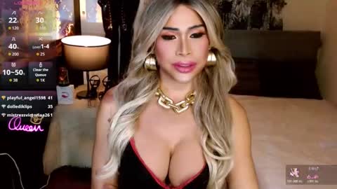 nicole online show from March 20, 6:57 pm