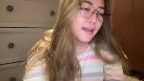 Curvy online show from July 21, 3:25 pm