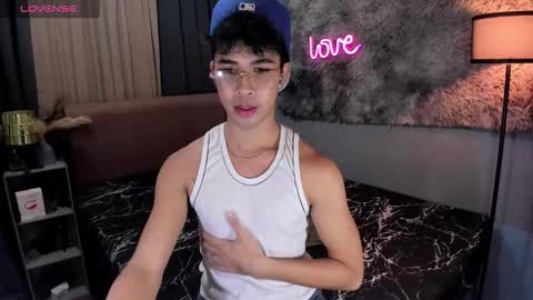 asiancum_peter online show from September 25, 12:01 pm