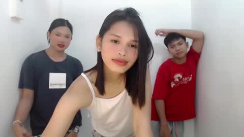   online show from March 6, 8:19 am