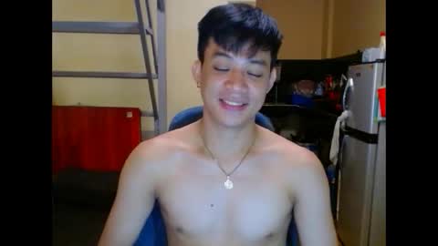 asiandreamboyx online show from October 15, 12:17 pm