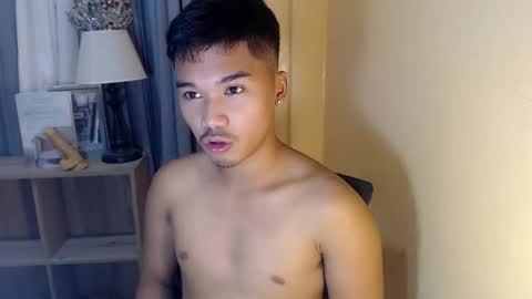 Snapshot of asianhunk_jamesx chatting on October 17, 11:25 am asianhunk_jamesx online show from October 17, 11:25 am