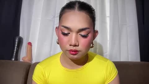 Lily online show from June 9, 1:39 am