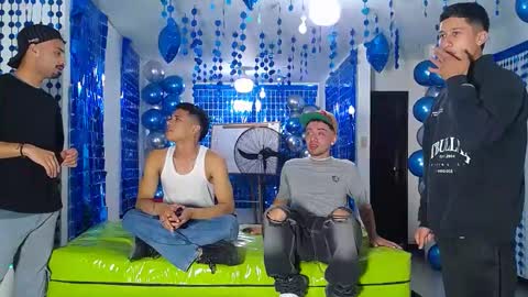 Snapshot of asmodeus7100 chatting on January 17, 12:20 am THOMAS AND DAMIAND online show from January 17, 12:20 am