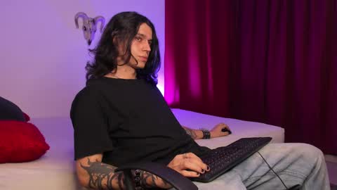 asmodeuszz online show from February 17, 3:36 am