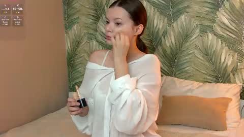 Aster Quinn online show from June 16, 3:32 am
