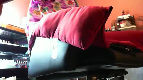 astiff1foru online show from October 17, 1:59 pm