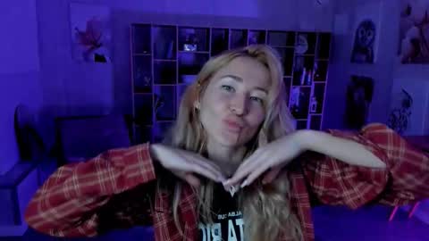 astramonroe online show from September 21, 10:30 am