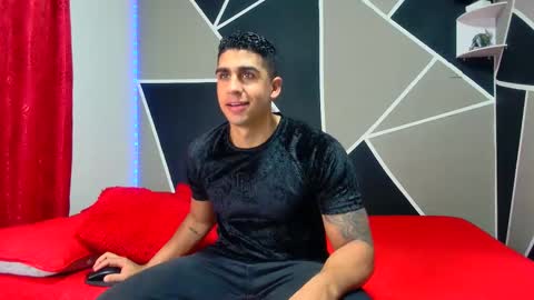 Snapshot of astromgrey chatting on January 31, 12:50 am Astrom model independent online show from January 31, 12:50 am