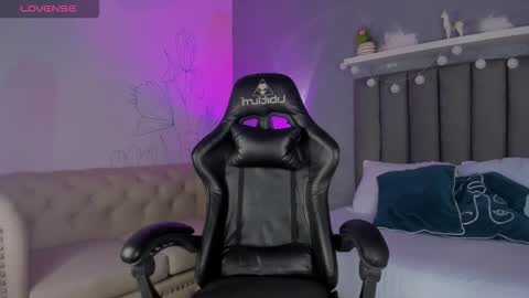 Atenea online show from February 14, 1:03 pm