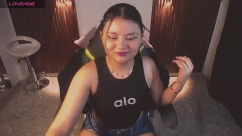 athena_snaw online show from May 14, 2:54 am