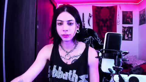 athenauwu online show from December 15, 7:59 am