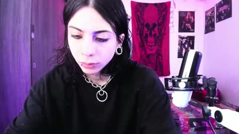 athenauwu online show from January 12, 8:43 am