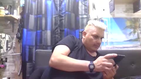 A online show from January 3, 6:14 pm