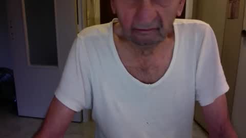 auguste061400 online show from December 16, 9:15 am