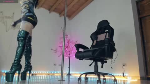 aura online show from March 12, 7:24 am