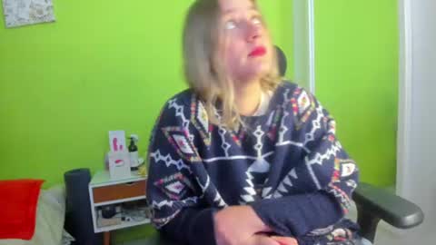 Aura Divina  online show from June 15, 9:07 pm
