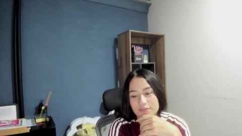 aurora_fernandez online show from February 6, 8:55 pm