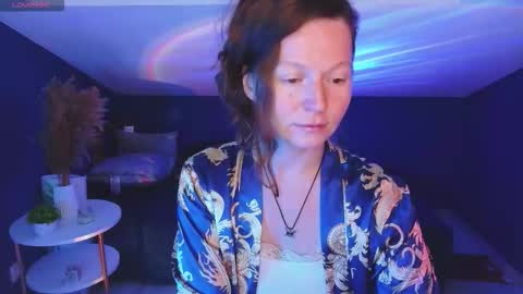 auroraborealis__ online show from October 16, 6:57 am