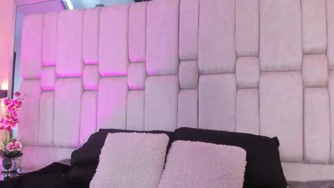 Aurora  online show from November 7, 7:27 pm