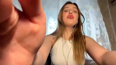 Elizabeth online show from February 17, 12:04 pm