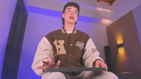 austin_rouse online show from January 5, 9:51 pm