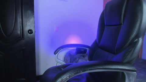 austin_rouse online show from April 12, 7:51 pm